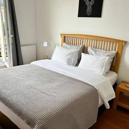 Bastille Hideaway Apartment